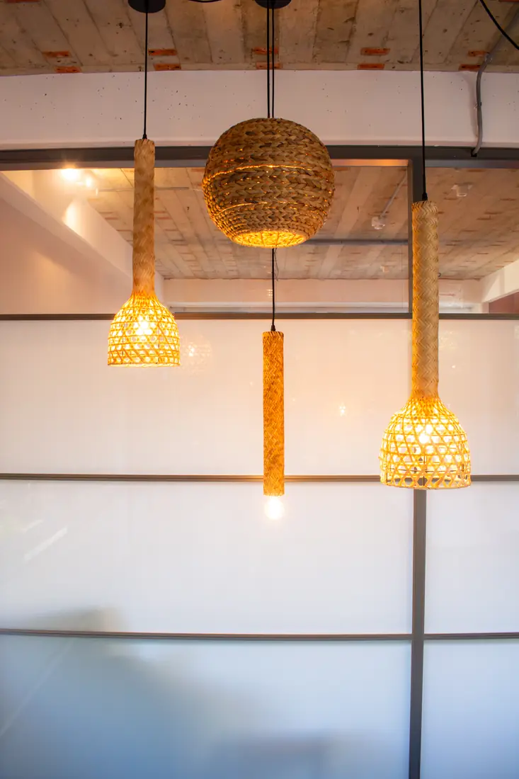 Rieten hanglampen in de Studio